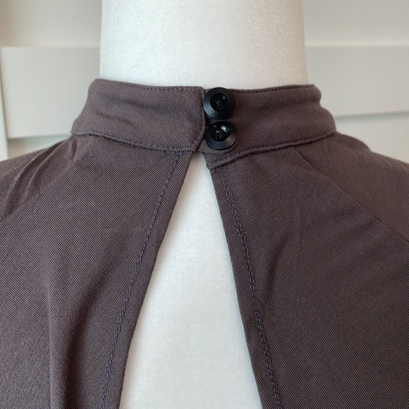 Gray open back top - Picture 4 of 5